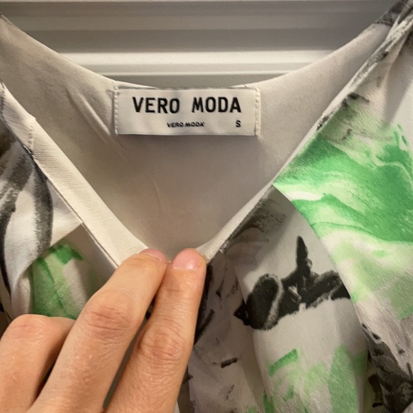 Cream black and green Vero Moda dress - Picture 3 of 4